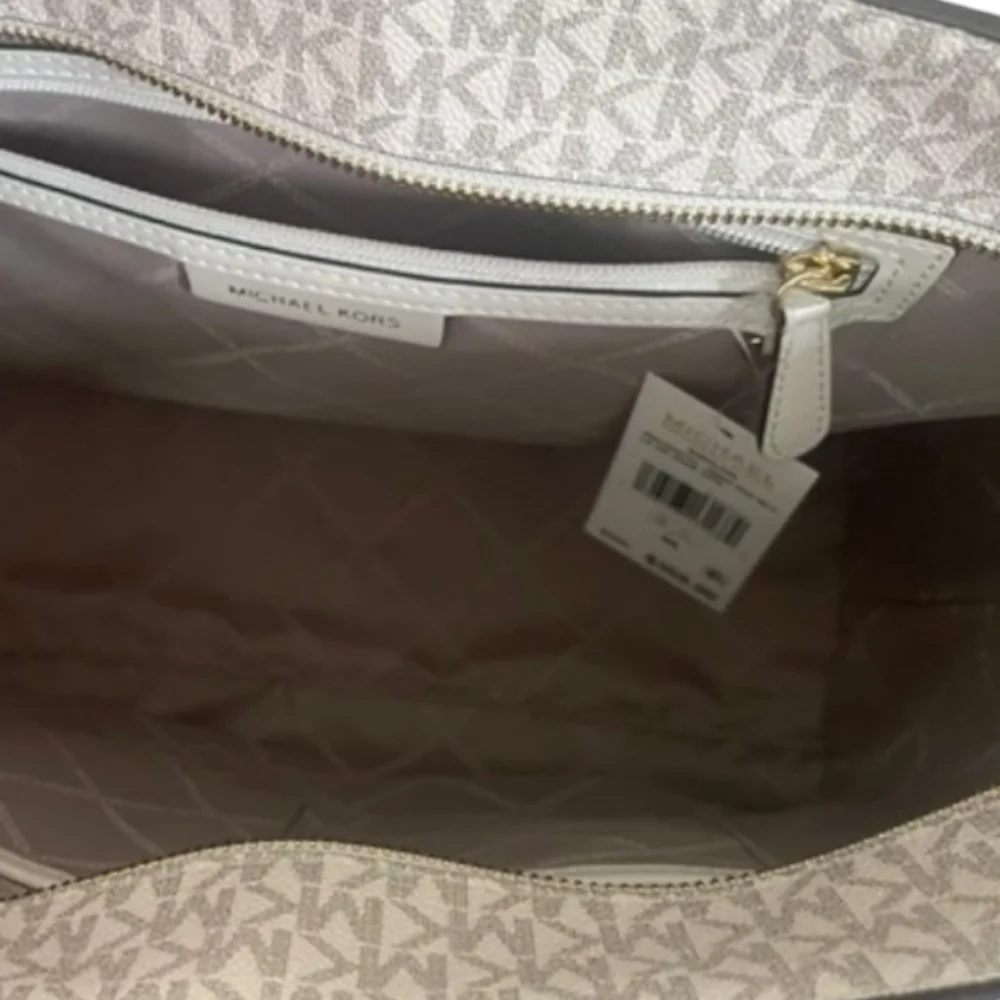 Michael Kors Signature Sinclair Md East West Grab Tote bag & Jet Set Wristlet